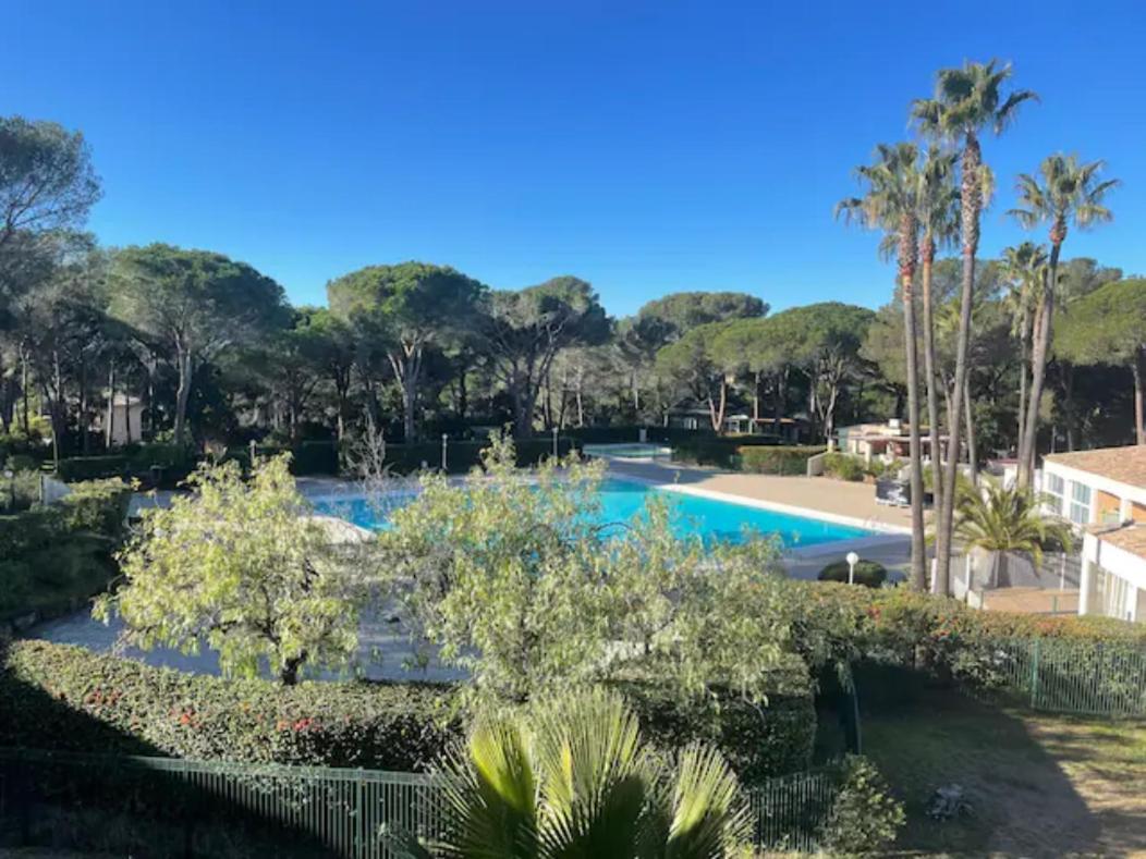 Bel Appartement Vue Sur Piscine 1 Chambre Fermee Et 1 Espace Cabine Saint-Raphaël 外观 照片