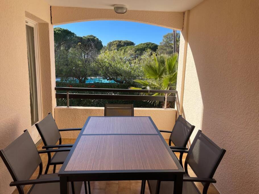 Bel Appartement Vue Sur Piscine 1 Chambre Fermee Et 1 Espace Cabine Saint-Raphaël 外观 照片